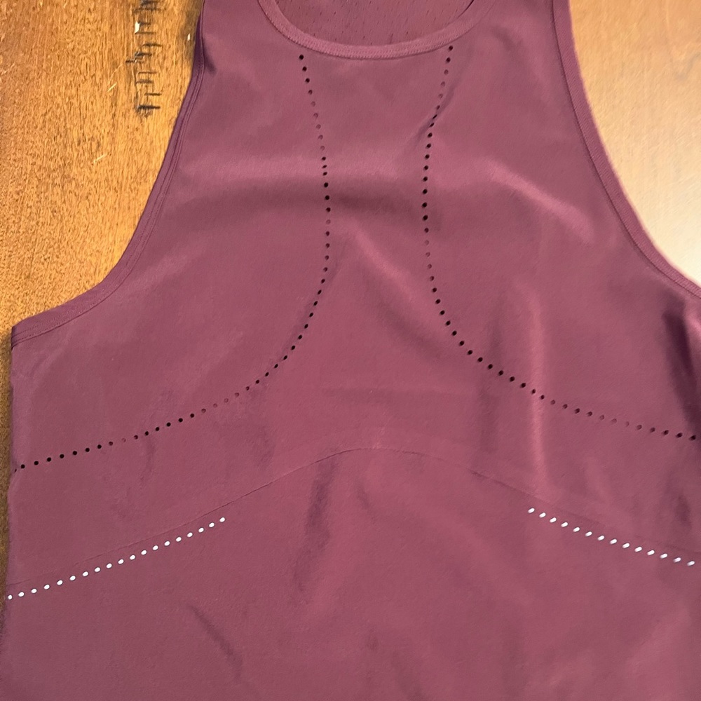 Lululemon tank never worn.